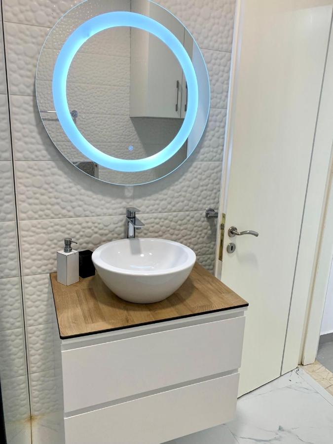 Loli Apartment Luxury White Residence Саранда Екстер'єр фото