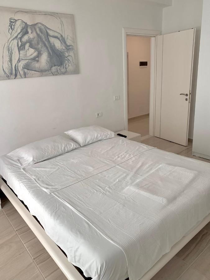 Loli Apartment Luxury White Residence Саранда Екстер'єр фото