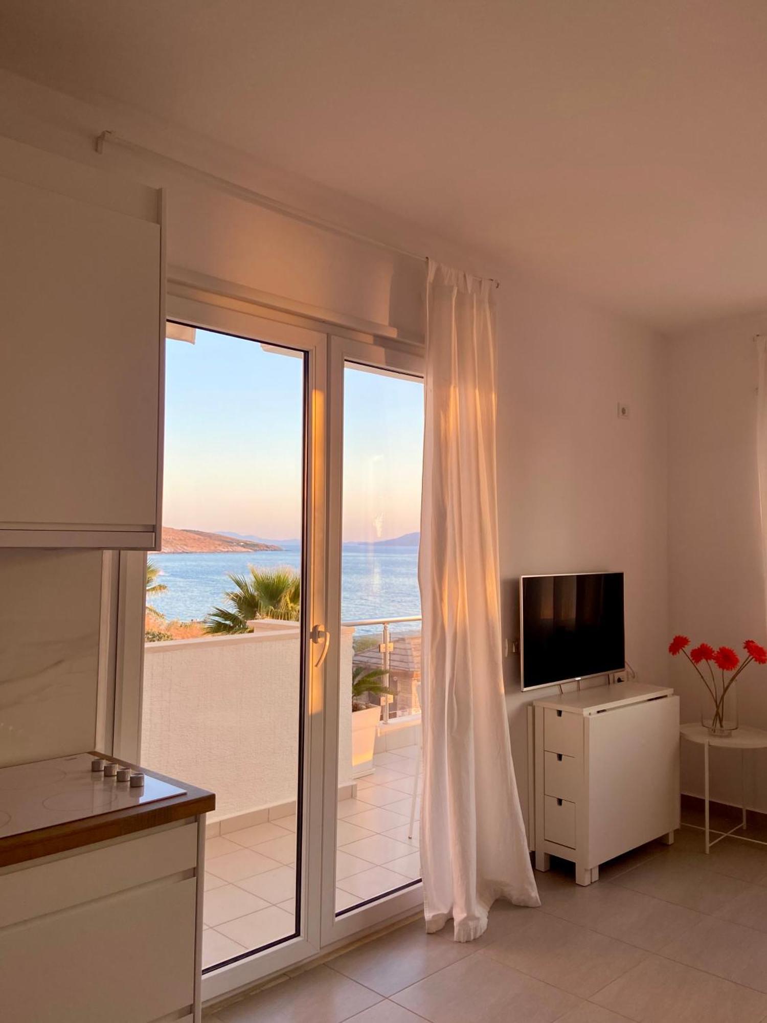 Loli Apartment Luxury White Residence Саранда Екстер'єр фото
